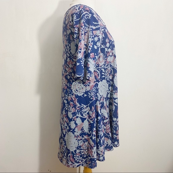 LULAROE NWT floral print fit & flare perfect tee. M Polyester knit. Long length. - Picture 6 of 12